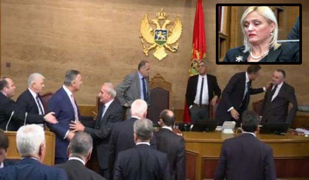 Азри Ранкова фотеља 